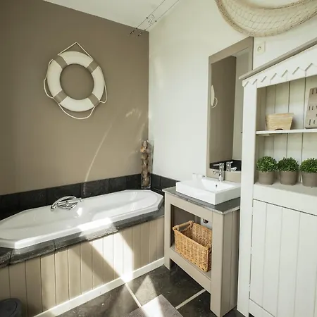 Holiday home Namur Mansion By The Meus, Cleaning Included *