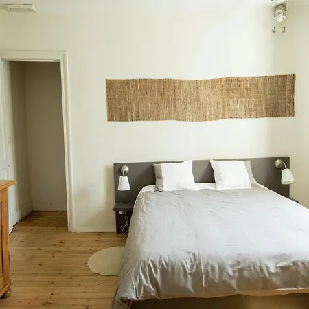 Namur Mansion By The Meus, Cleaning Included * Hastiere-par-dela