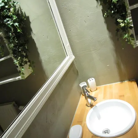 Namur Mansion By The Meus, Cleaning Included * Hastiere-par-dela